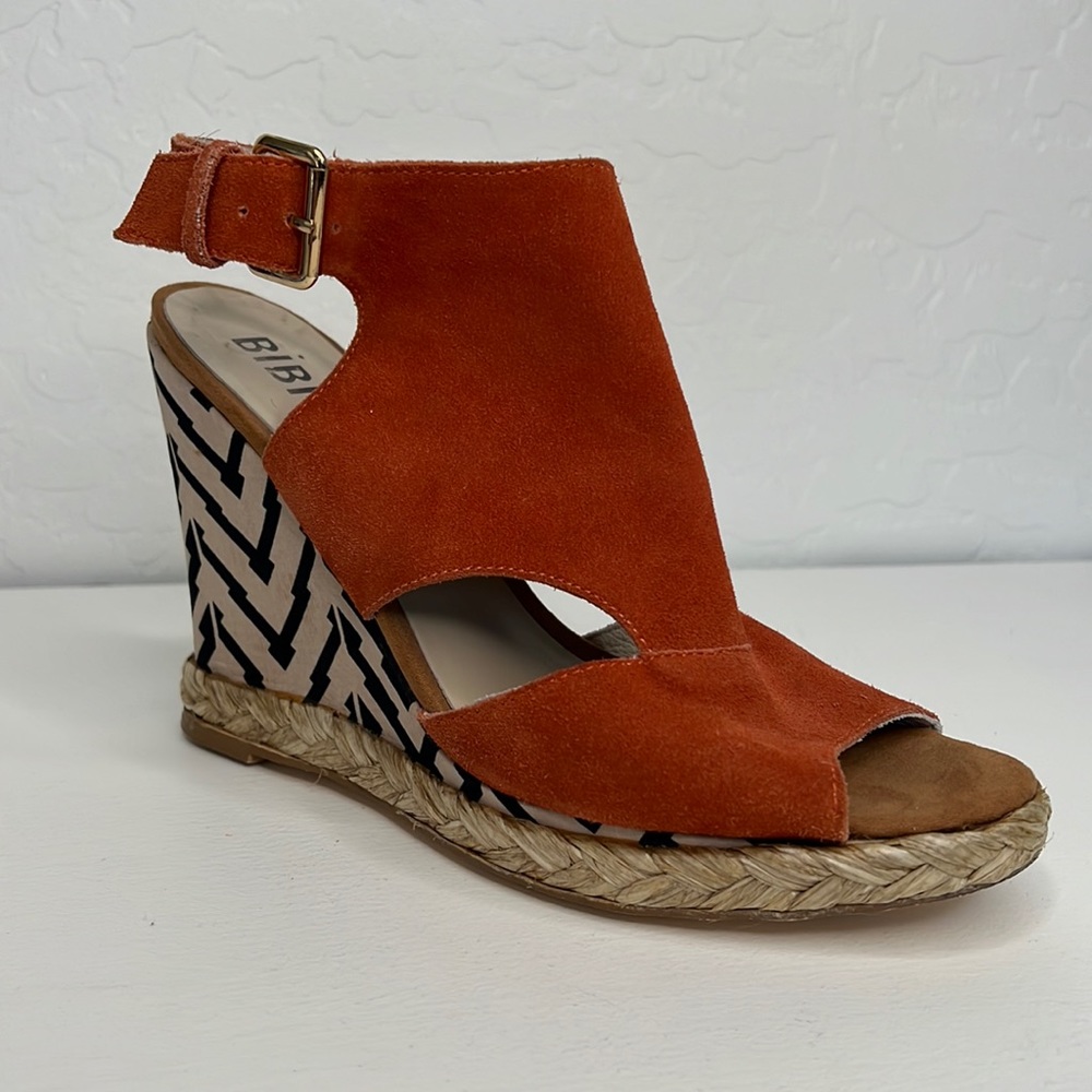 Bibi Lou rust orange suede & chevron wedge size 9 from Anthropologie - Picture 2 of 15